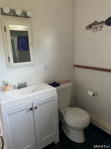 33 Grove Avenue, Madison, CT 06443