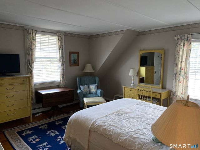 33 Grove Avenue, Madison, CT 06443