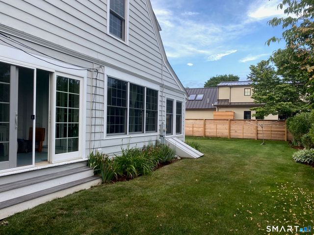 33 Grove Avenue, Madison, CT 06443