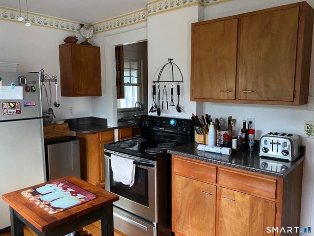 33 Grove Avenue, Madison, CT 06443