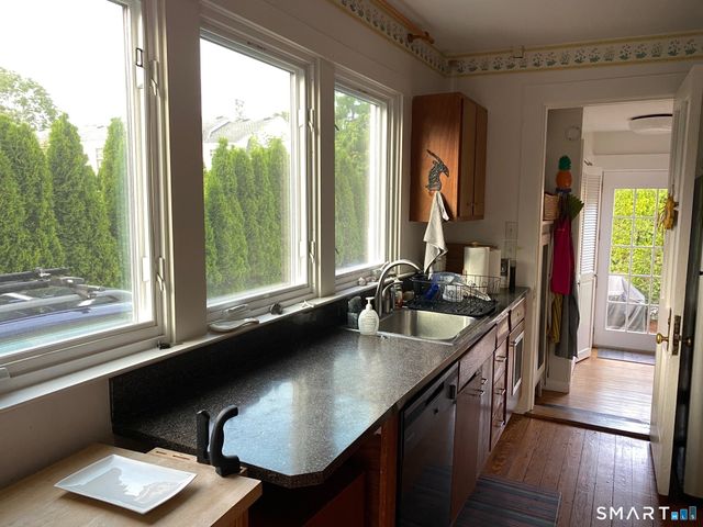 33 Grove Avenue, Madison, CT 06443