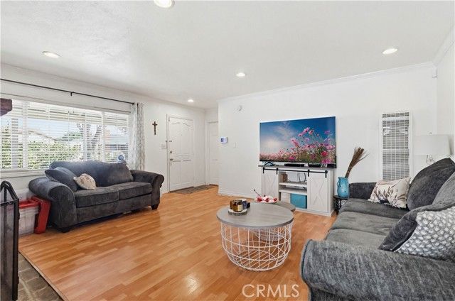 5913 Castana, Lakewood, CA 90712