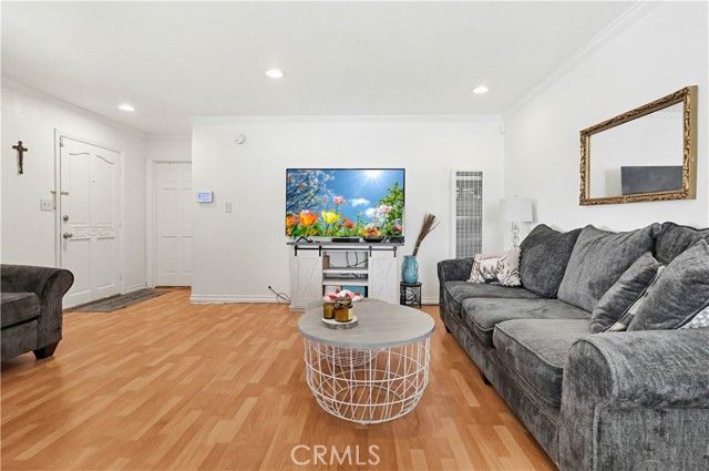 5913 Castana, Lakewood, CA 90712