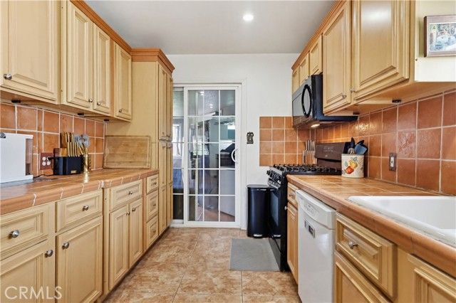 5913 Castana, Lakewood, CA 90712