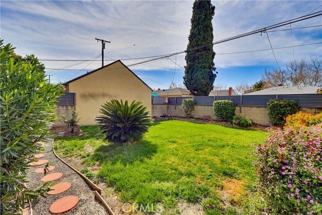 5913 Castana, Lakewood, CA 90712