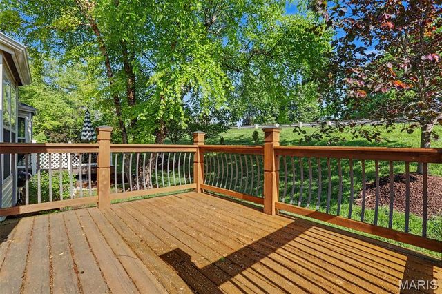 299 Arbor Place Lane, Manchester, MO 63088