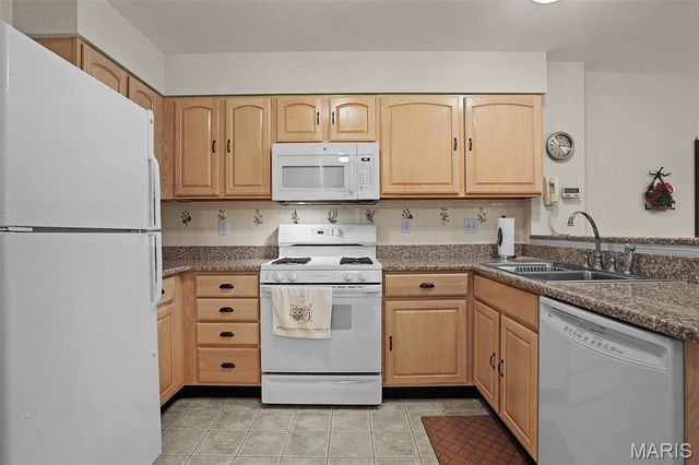 299 Arbor Place Lane, Manchester, MO 63088