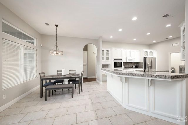 15520 Arabella Avenue, Bakersfield, CA 93314