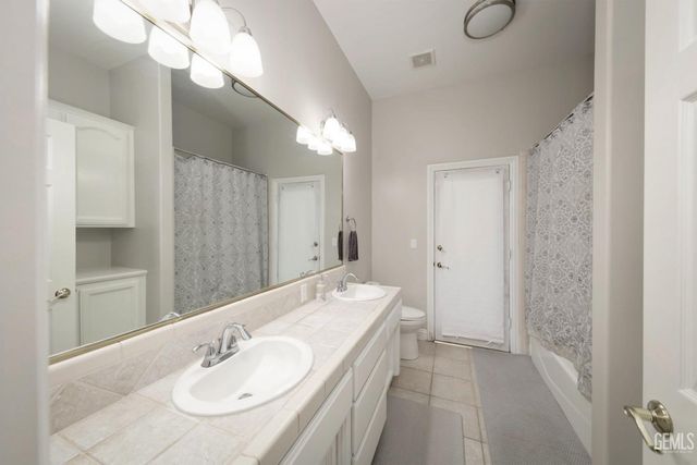15520 Arabella Avenue, Bakersfield, CA 93314