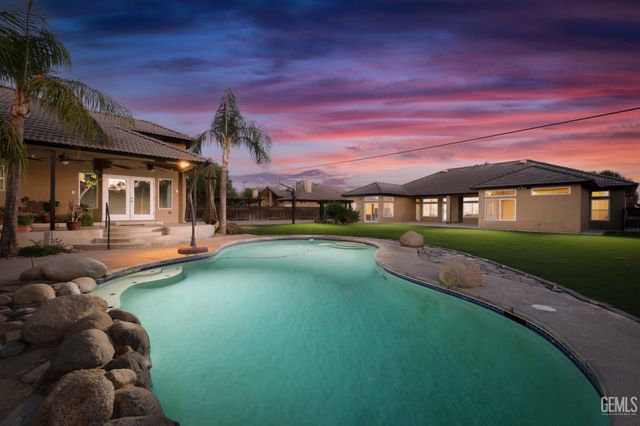 15520 Arabella Avenue, Bakersfield, CA 93314