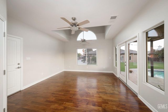 15520 Arabella Avenue, Bakersfield, CA 93314