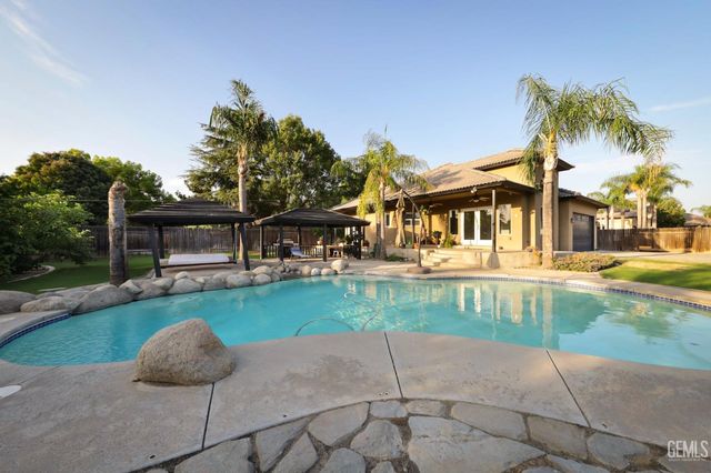 15520 Arabella Avenue, Bakersfield, CA 93314