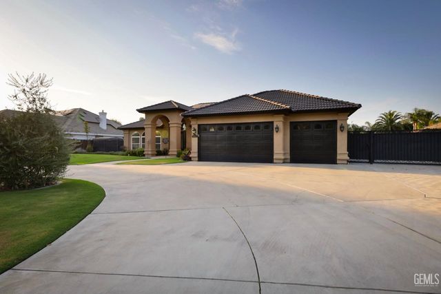 15520 Arabella Avenue, Bakersfield, CA 93314