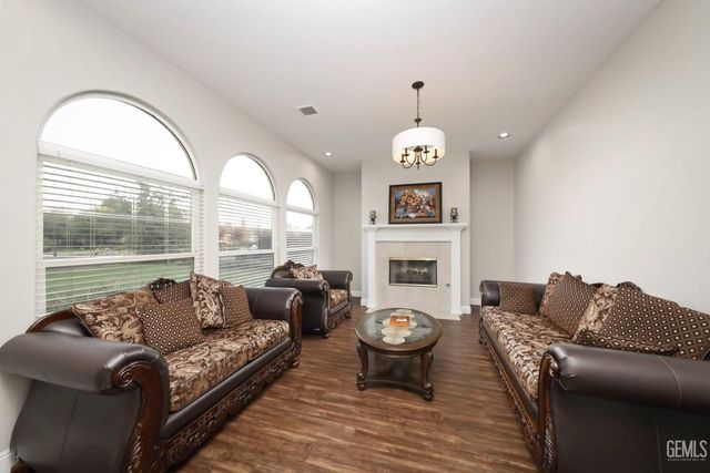 15520 Arabella Avenue, Bakersfield, CA 93314