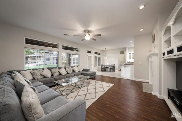 15520 Arabella Avenue, Bakersfield, CA 93314