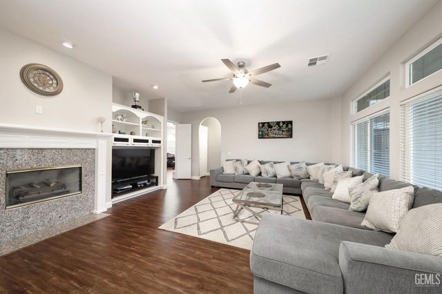 15520 Arabella Avenue, Bakersfield, CA 93314