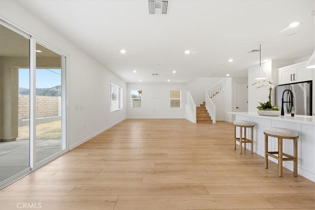23720 Wilcox Drive, Newhall, CA 91321