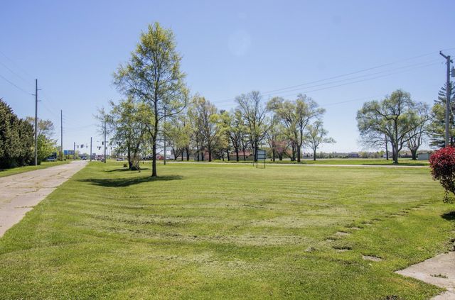 206 E State Rd 8, Winfield, IN 46307