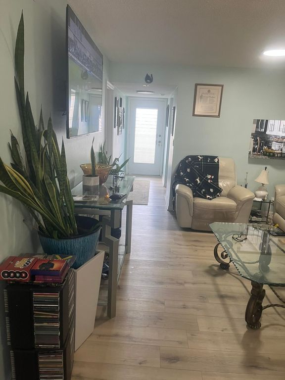 3531 Inverrary Drive 308, Lauderhill, FL 33319