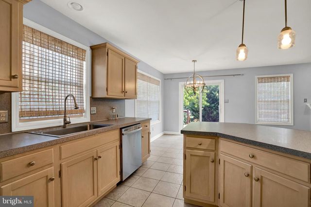 1 ONTARIO DR, Reading, PA 19608