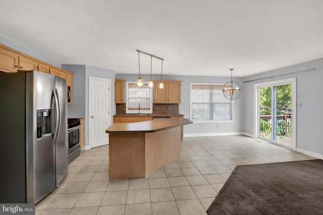 1 ONTARIO DR, Reading, PA 19608