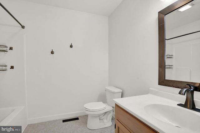 1 ONTARIO DR, Reading, PA 19608