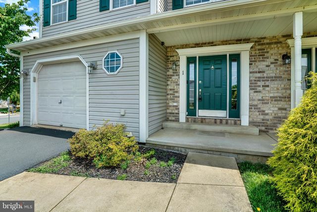 1 ONTARIO DR, Reading, PA 19608