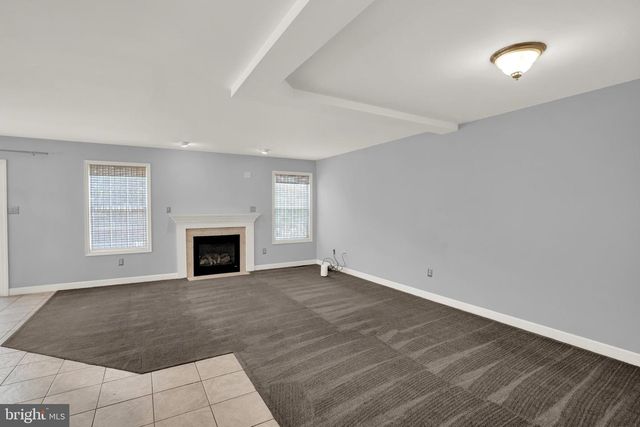 1 ONTARIO DR, Reading, PA 19608