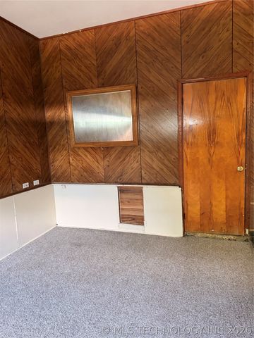 647 E 52nd Place N, Tulsa, OK 74126