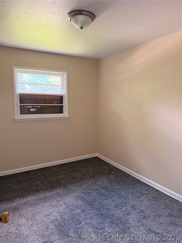 647 E 52nd Place N, Tulsa, OK 74126