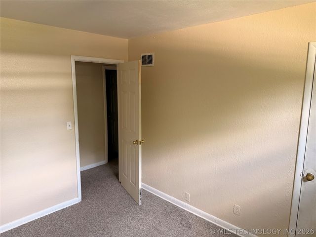 647 E 52nd Place N, Tulsa, OK 74126