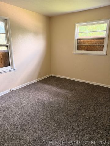647 E 52nd Place N, Tulsa, OK 74126