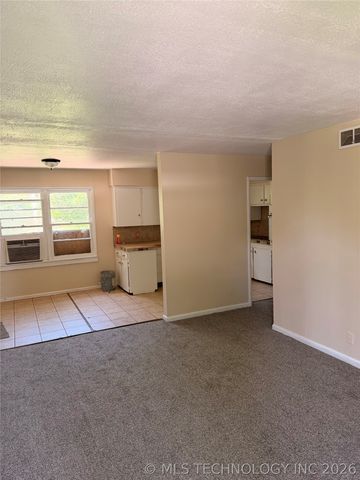 647 E 52nd Place N, Tulsa, OK 74126