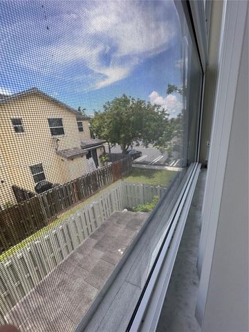 133 SE 28th Ter 8, Homestead, FL 33033