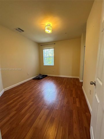 133 SE 28th Ter 8, Homestead, FL 33033