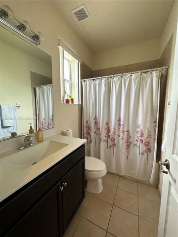 133 SE 28th Ter 8, Homestead, FL 33033