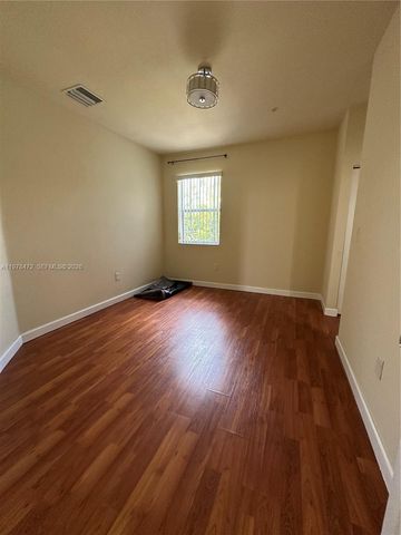 133 SE 28th Ter 8, Homestead, FL 33033