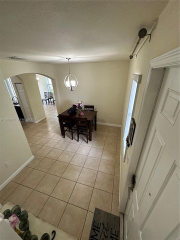 133 SE 28th Ter 8, Homestead, FL 33033