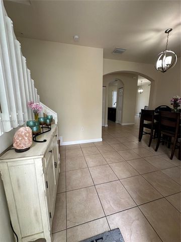 133 SE 28th Ter 8, Homestead, FL 33033