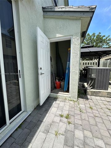133 SE 28th Ter 8, Homestead, FL 33033