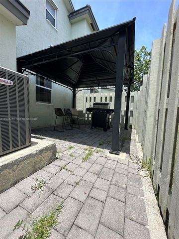 133 SE 28th Ter 8, Homestead, FL 33033