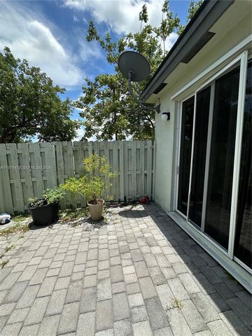 133 SE 28th Ter 8, Homestead, FL 33033