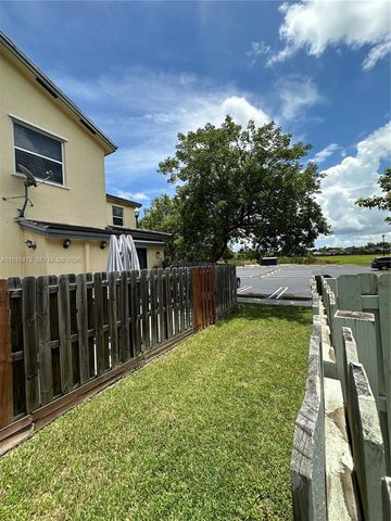 133 SE 28th Ter 8, Homestead, FL 33033