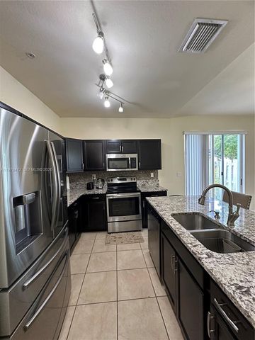 133 SE 28th Ter 8, Homestead, FL 33033