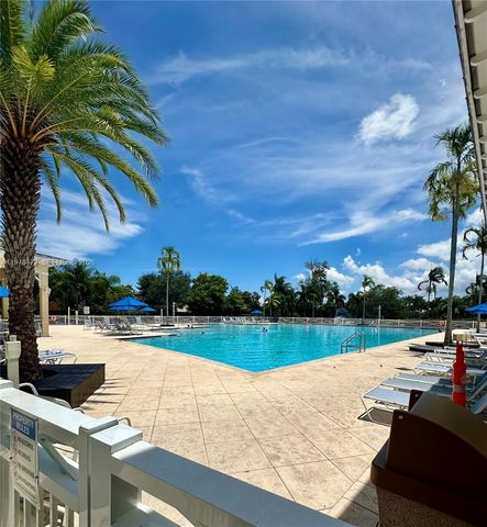 133 SE 28th Ter 8, Homestead, FL 33033