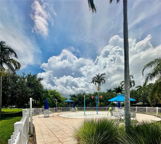 133 SE 28th Ter 8, Homestead, FL 33033