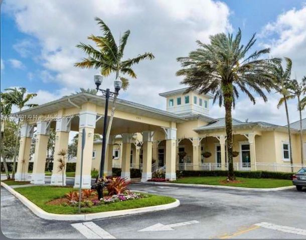 133 SE 28th Ter 8, Homestead, FL 33033