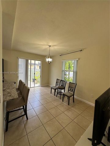 133 SE 28th Ter 8, Homestead, FL 33033