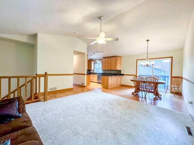 14790 40th Avenue N, Plymouth, MN 55446