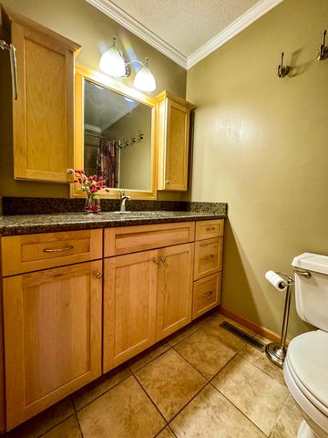 14790 40th Avenue N, Plymouth, MN 55446